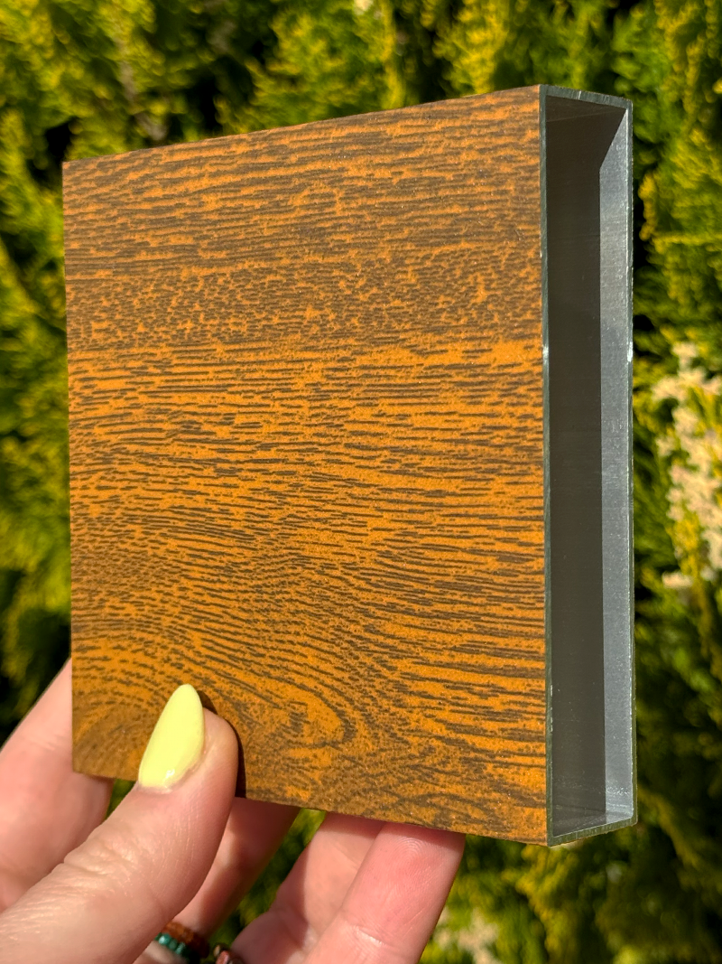 hliníková lamela drevodekor NARONA (tmavý orech)